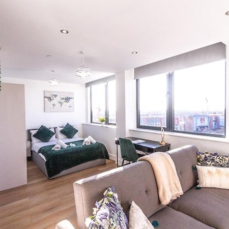 Stylish Studio Apt Overlooking Old Trafford مانشستر المظهر الخارجي الصورة
